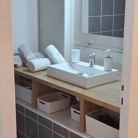 Mezzanine Hyper Centre, Au Pied Du Castillet *