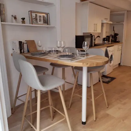 Mezzanine Hyper Centre, Au Pied Du Castillet *